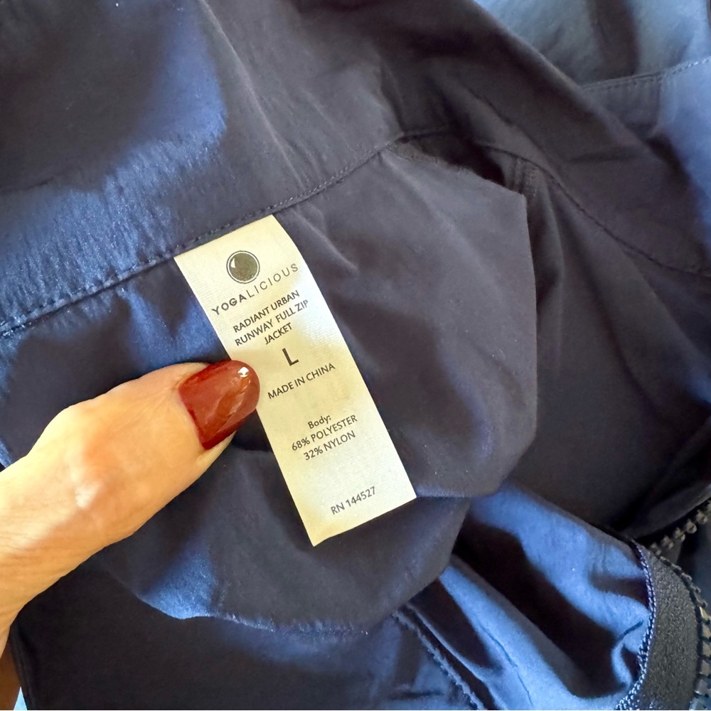 YOGALICIOUS navy blue Radiant Urban Runway windbreaker L - Picture 11 of 14